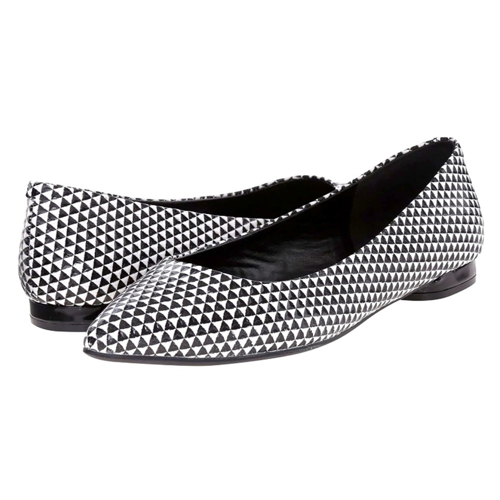 ❗️FIRM❗️Nine West Geo leather🖤Onlee pointed flats